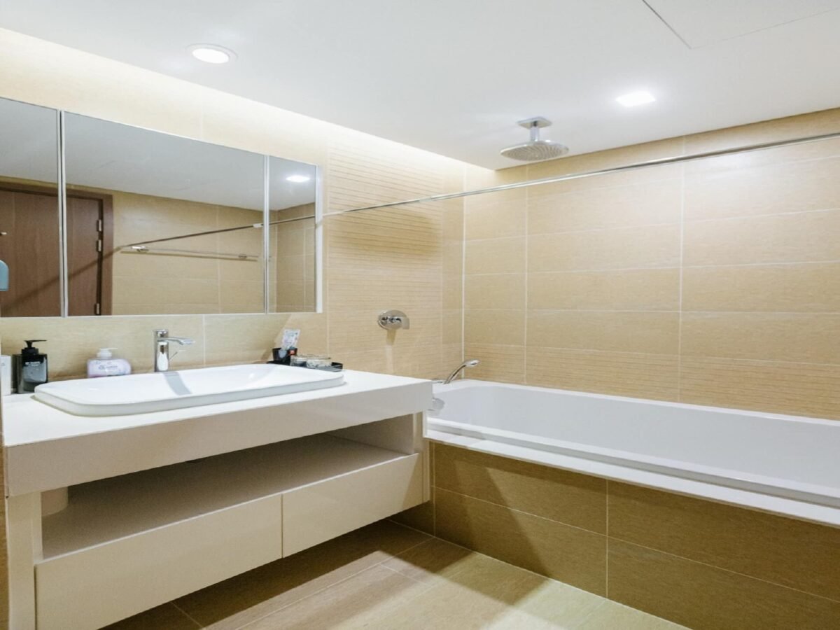 Japanese style M2-Building apartment for rent in Vinhomes Metropolis Liễu Giai, Ba Đình (16)