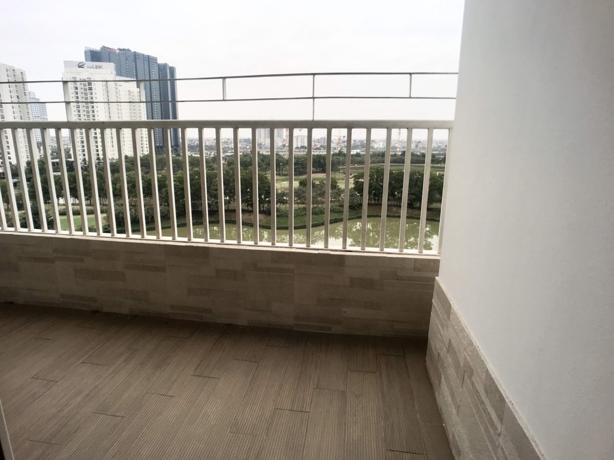 Apartment for rent in P2 Ciputra Hanoi (2)