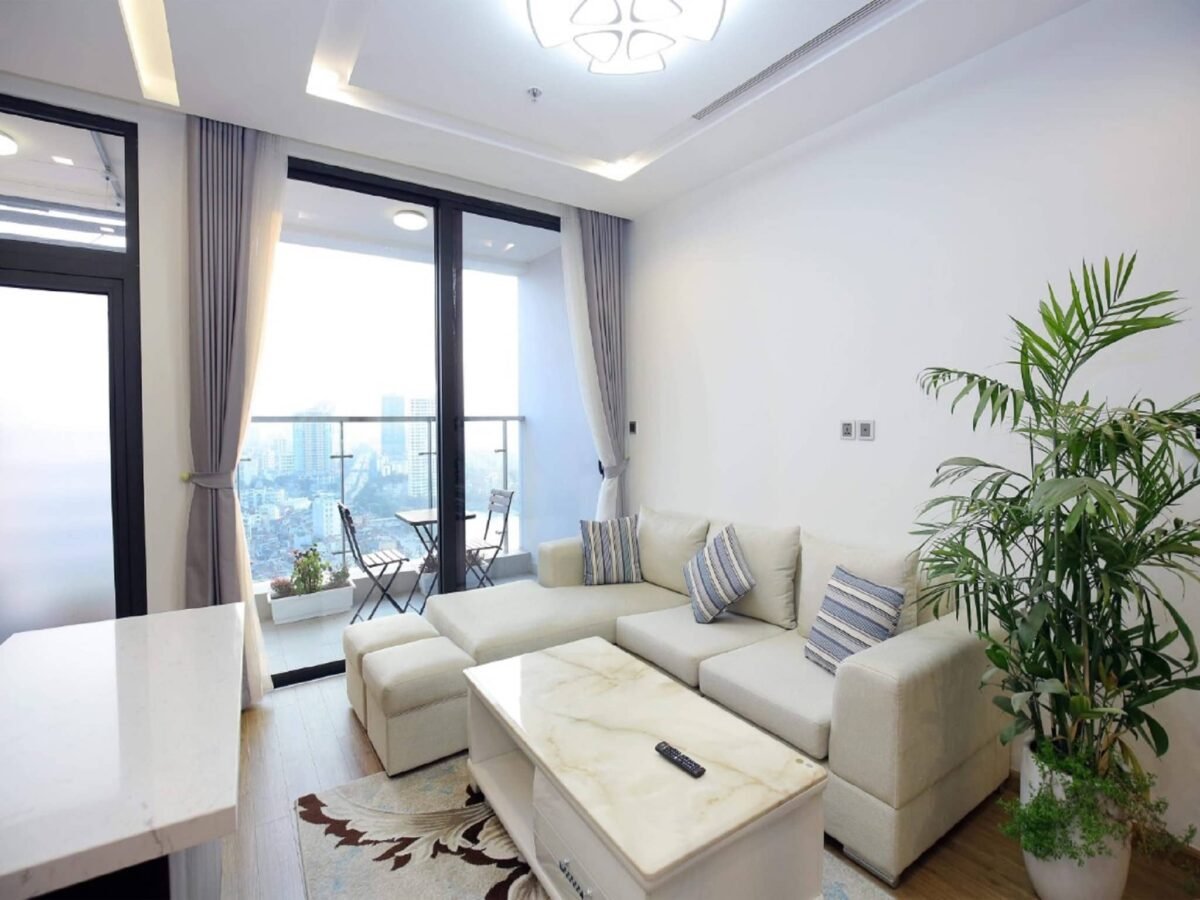 Wonderful apartment in M1 Vinhomes Metropolis 29 Lieu Giai with lake view for rent (2)