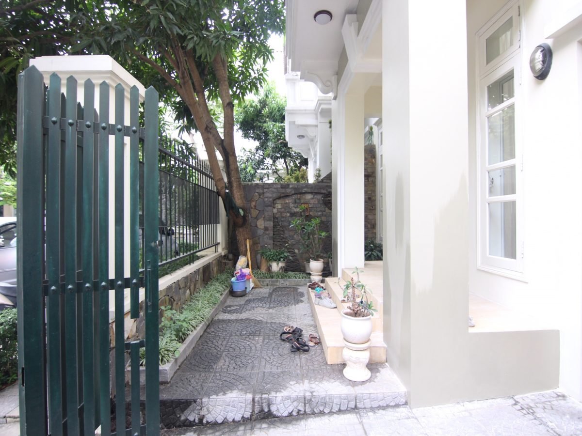 Ciputra Hanoi villa for rent in D4, near SIS, Hanoi Academy and UNIS (20)
