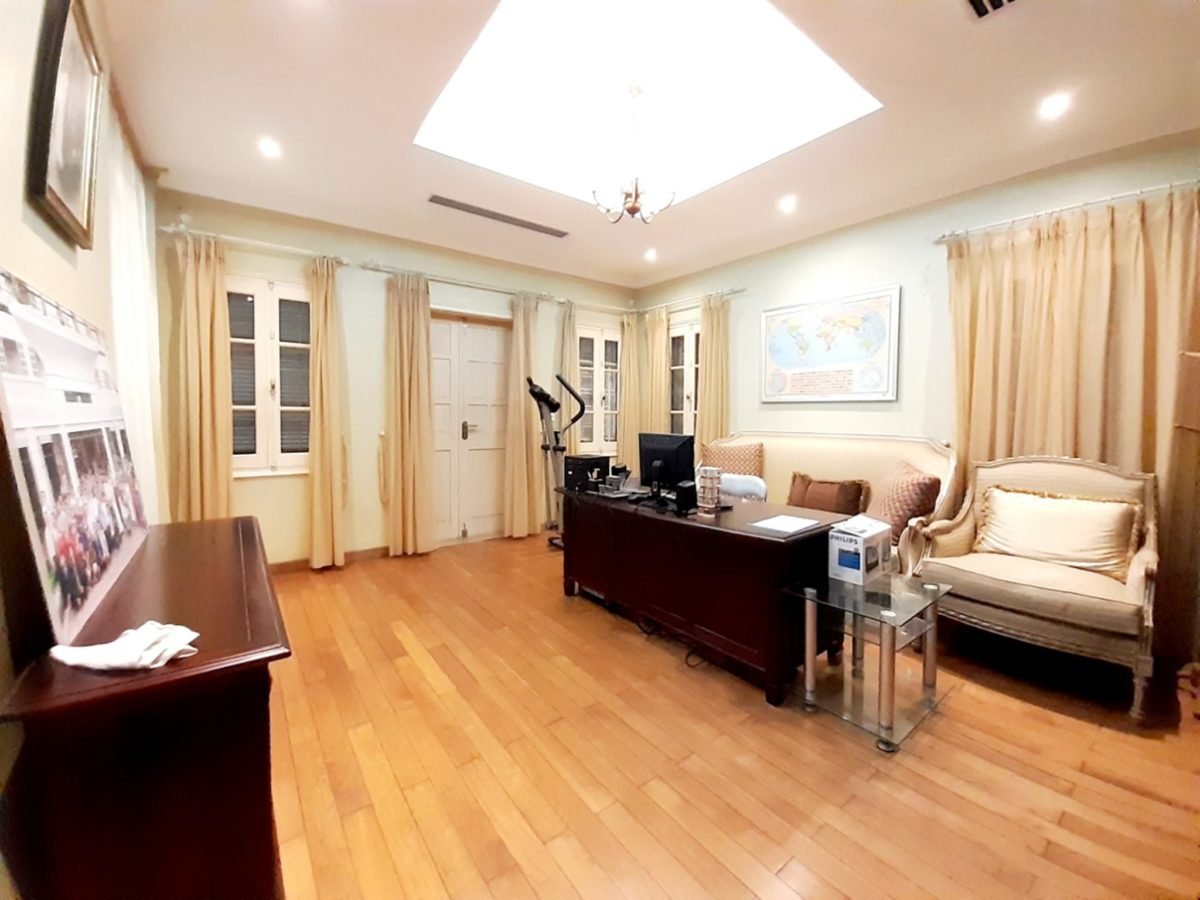 Commodious Ciputra villa for rent in block C, Tay Ho, Hanoi (11)