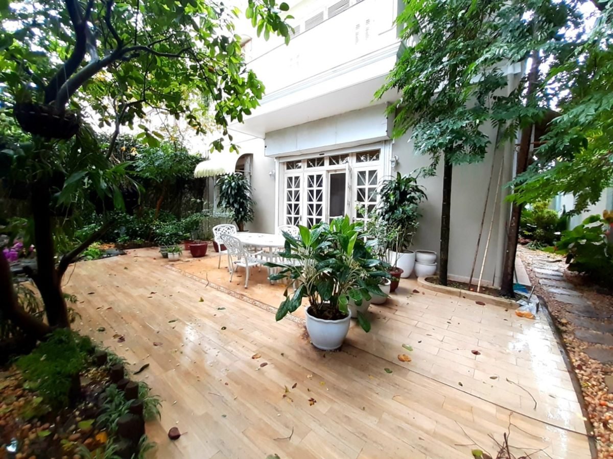 Commodious Ciputra villa for rent in block C, Tay Ho, Hanoi (16)