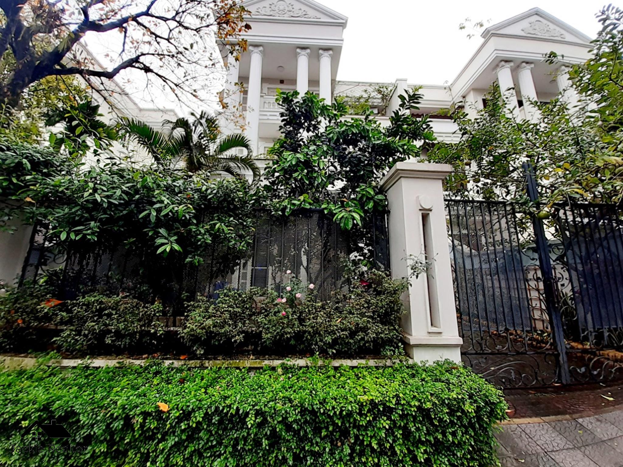 Commodious Ciputra villa for rent in block C, Tay Ho, Hanoi (32)