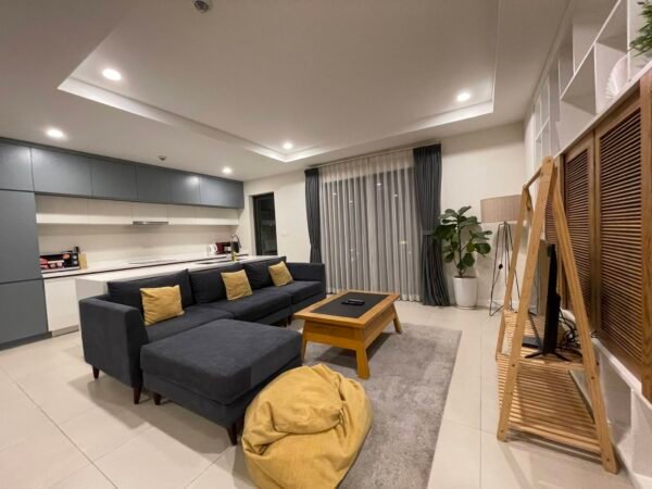 Enchanting 3-bedroom apartment for rent in Centro Tower, Kosmo Tay Ho, Xuan La, Hanoi (1)