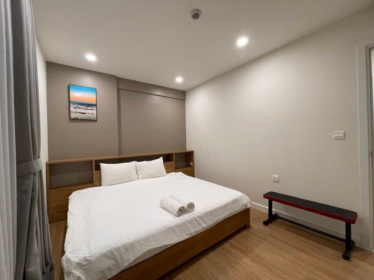 Enchanting 3-bedroom apartment for rent in Centro Tower, Kosmo Tay Ho, Xuan La, Hanoi (17)