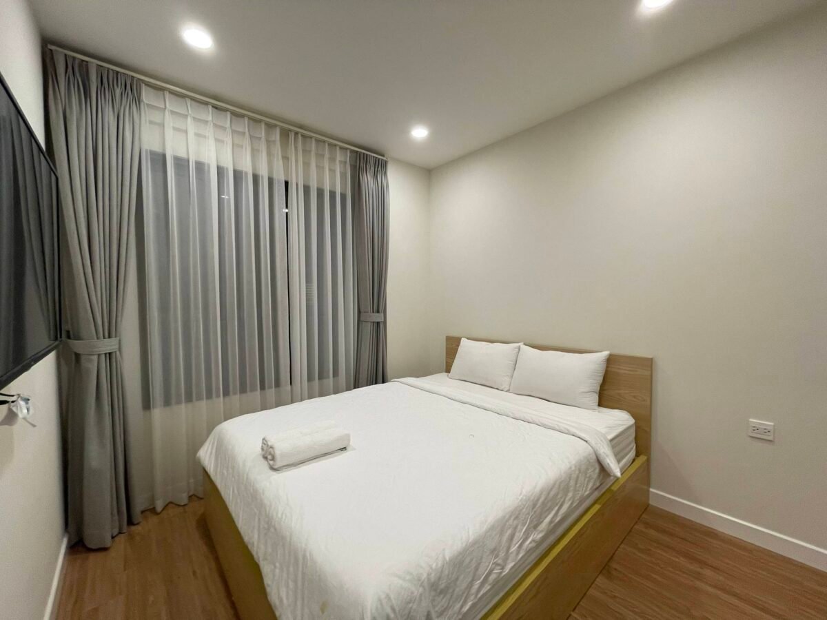 Enchanting 3-bedroom apartment for rent in Centro Tower, Kosmo Tay Ho, Xuan La, Hanoi (19)