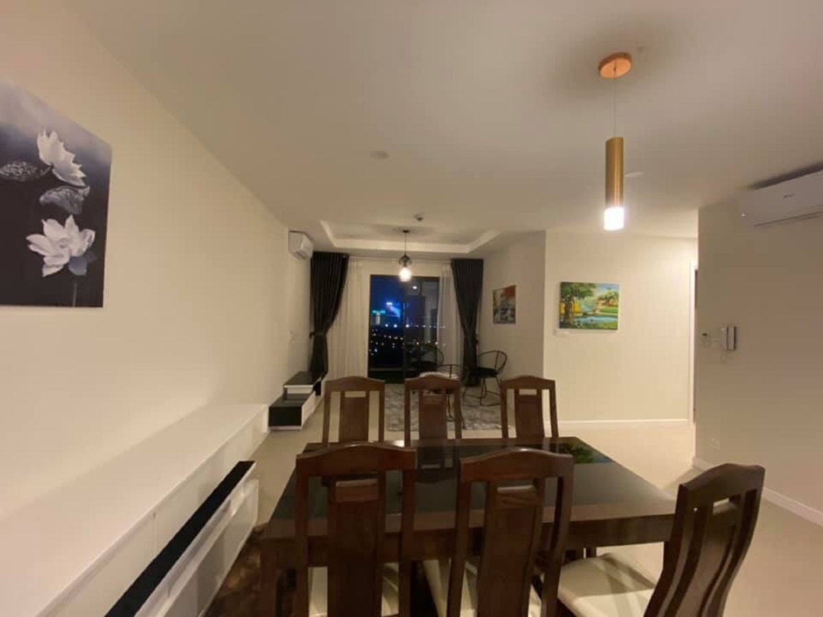 Fantastic 700 USD 2 BRs & 2WCs apartment for rent in Novo Tower, Kosmo Tay Ho, Hanoi (5)