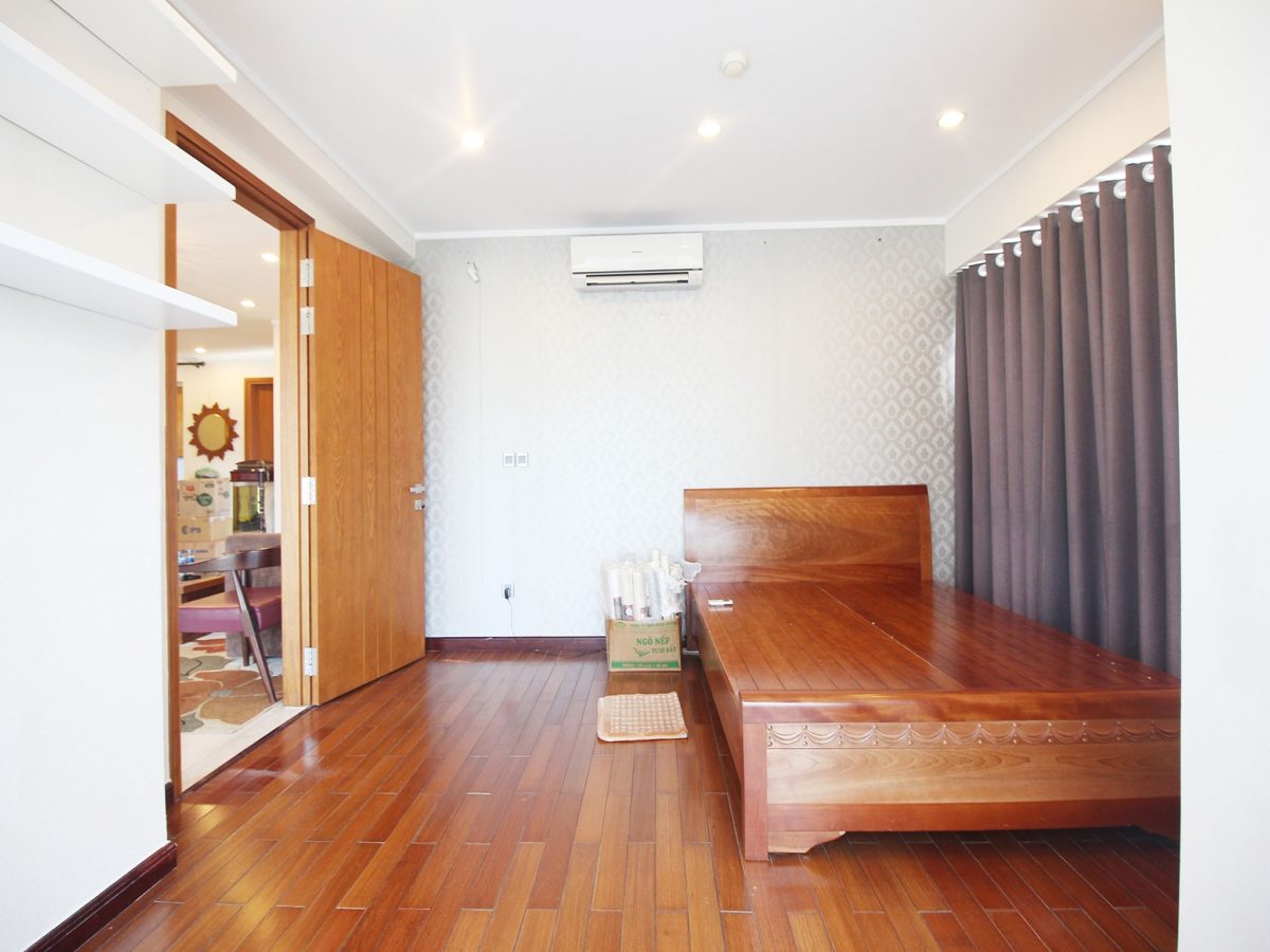 Colorful fully-equipped apartment for rent in L2, The Link Ciputra Hanoi, next to golf course (2)