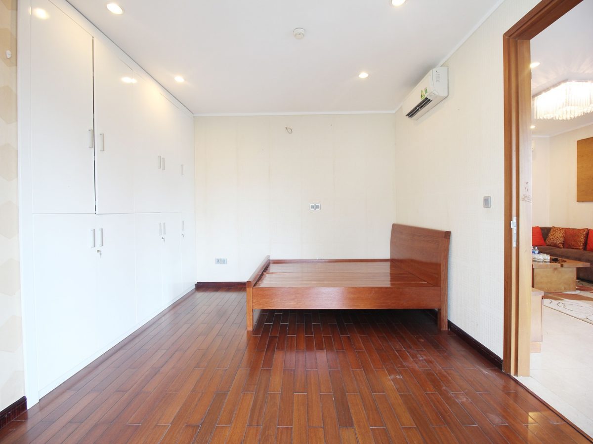 Colorful fully-equipped apartment for rent in L2, The Link Ciputra Hanoi, next to golf course (4)