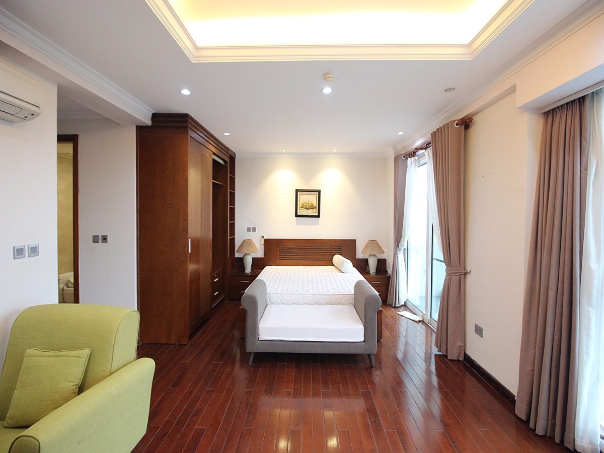 Giant apartment for rent in The Link Ciputra Hanoi, near golf course and Ciputra club (2)