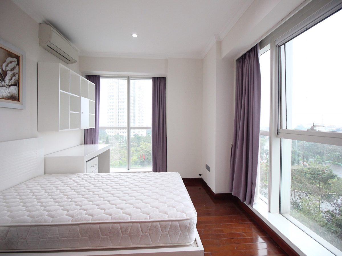 Giant apartment for rent in The Link Ciputra Hanoi, near golf course and Ciputra club (8)