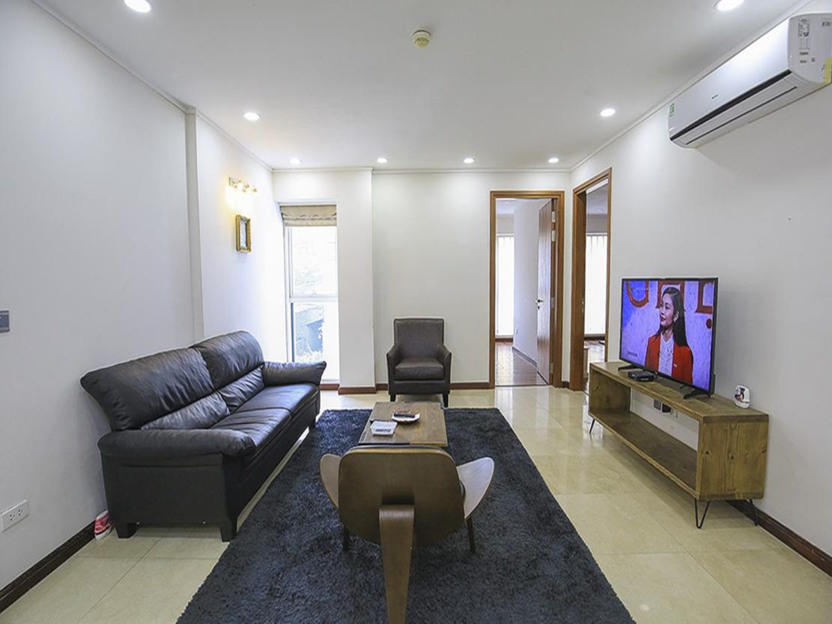 Cheap spacious apartment for rent in L2 Building, The Link Ciputra Hanoi, near golf course! (2)