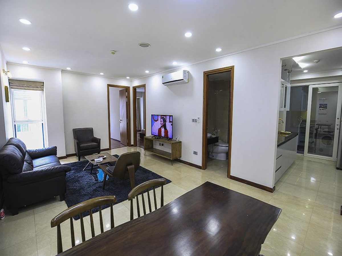 Cheap spacious apartment for rent in L2 Building, The Link Ciputra Hanoi, near golf course! (4)