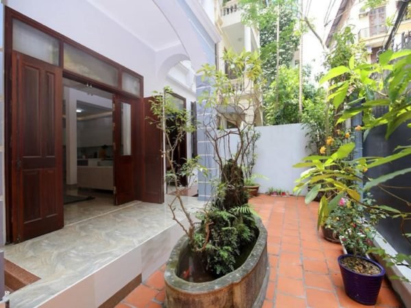 Outstanding house for rent in Xuan Dieu Street, Quang An Ward, Tay Ho West Lake area, Hanoi (1)