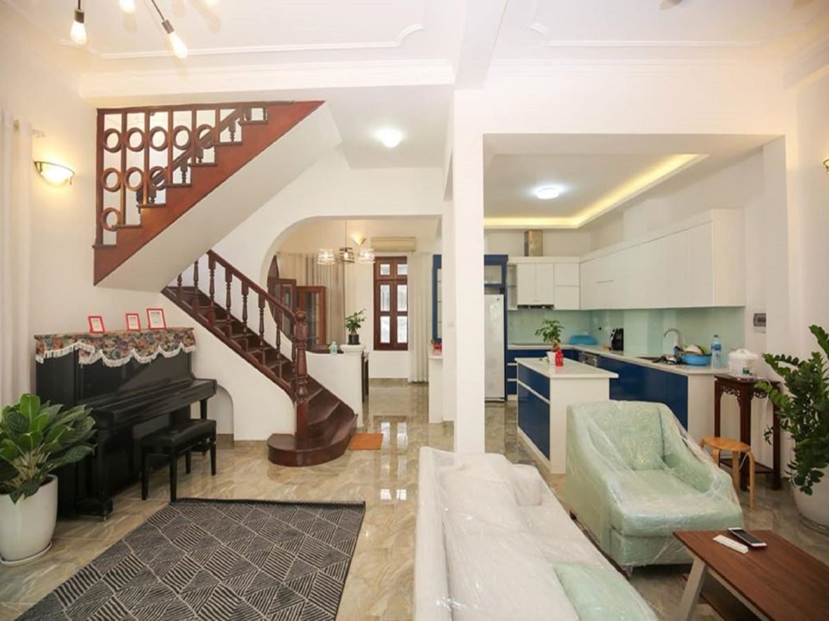 Outstanding house for rent in Xuan Dieu Street, Quang An Ward, Tay Ho West Lake area, Hanoi (2)