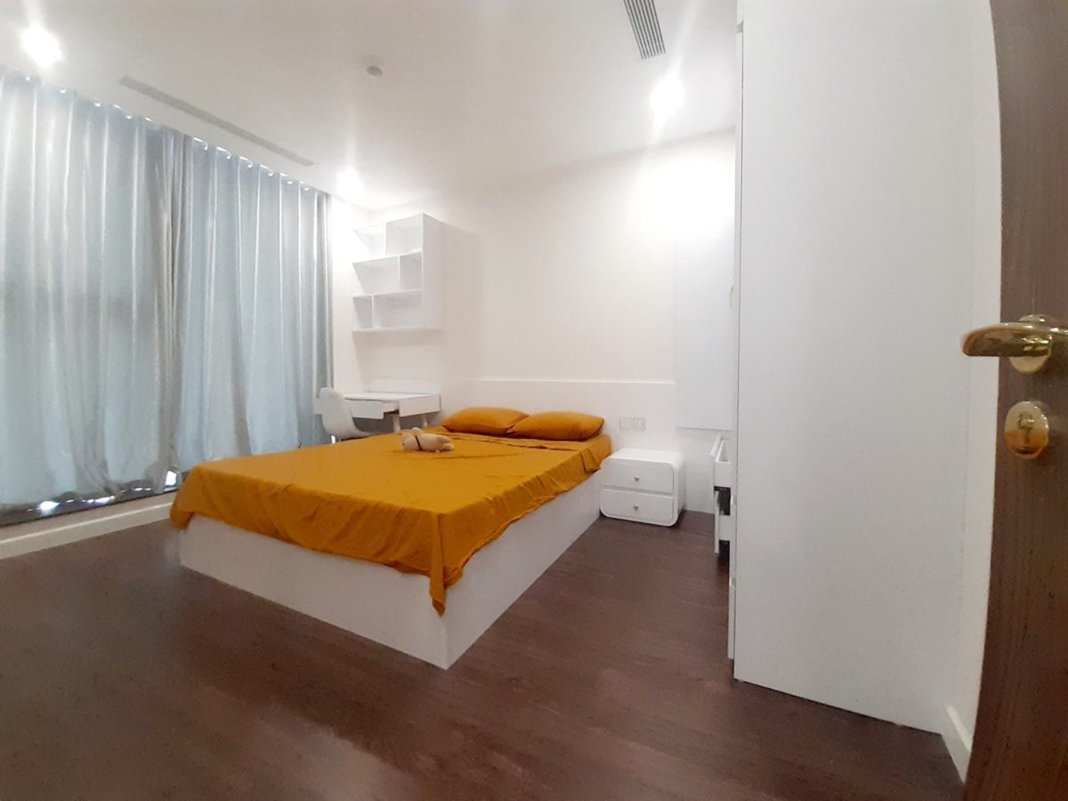 Beautiful Sunshine City Hanoi Apartment For Rent (4)