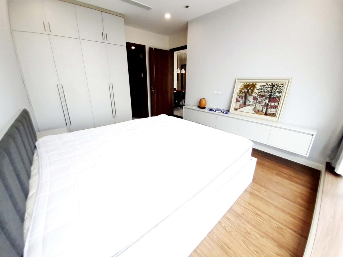 Modern apartment for rent in S1 Building, Sunshine City Hanoi (10)