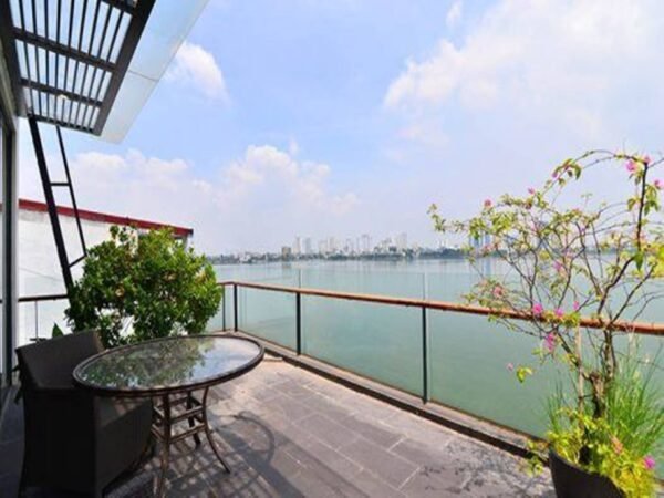 Beautiful lake view apartment for rent in Tay Ho Westlake with full services (3)