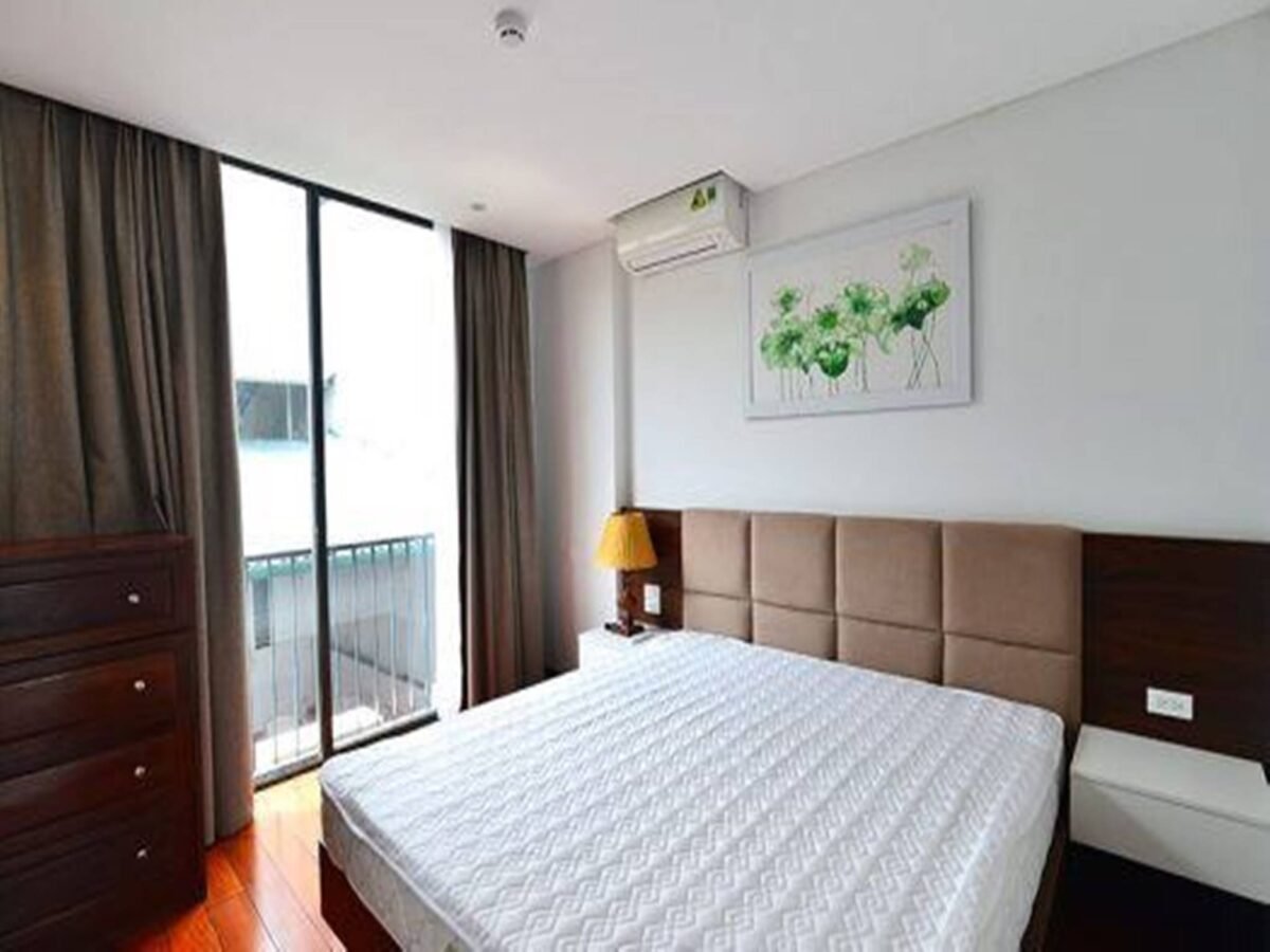 Beautiful lake view apartment for rent in Tay Ho Westlake with full services (6)
