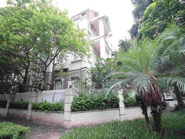 Big unfurnished villa for rent in T Block, Ciputra Hanoi (11)