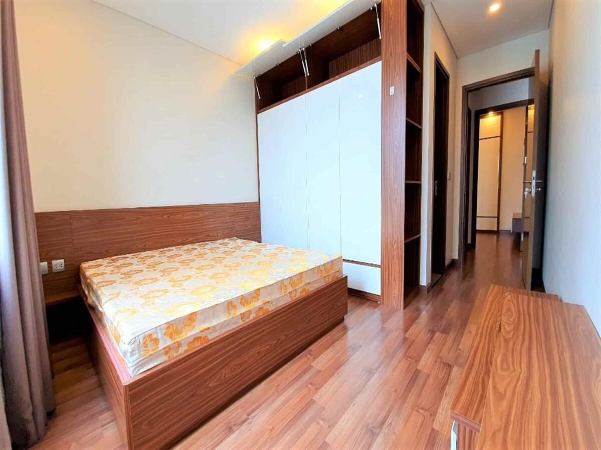 Bridge view apartment for rent in N03-T2 Building, Ngoai Giao Doan Hanoi (6)