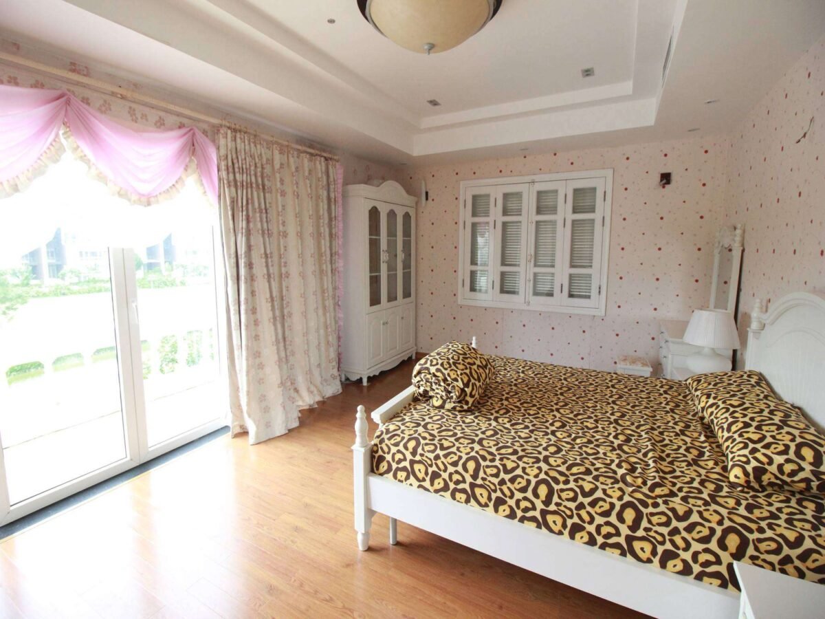 Impressive Ciputra rental villa in T block, near SIS & Hanoi Academy (21)