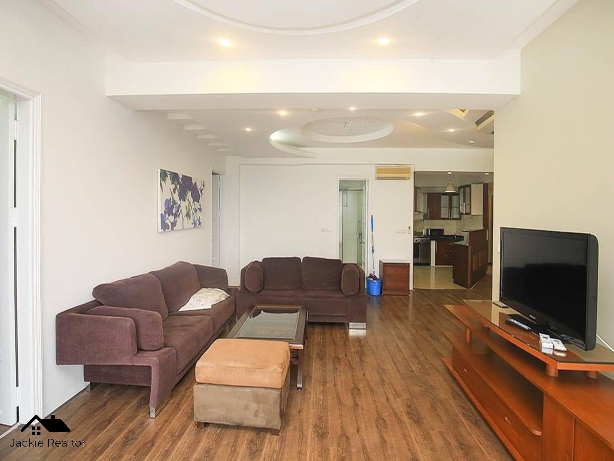 Lake view apartment for rent in Ciputra (1)