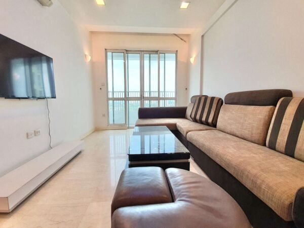 Very large golf view apartment for rent in Ciputra (17)