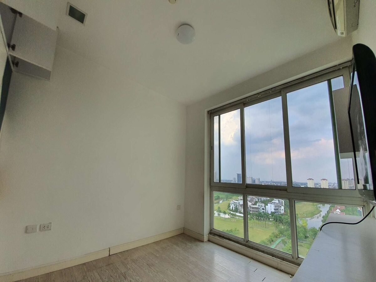 Very large golf view apartment for rent in Ciputra (5)