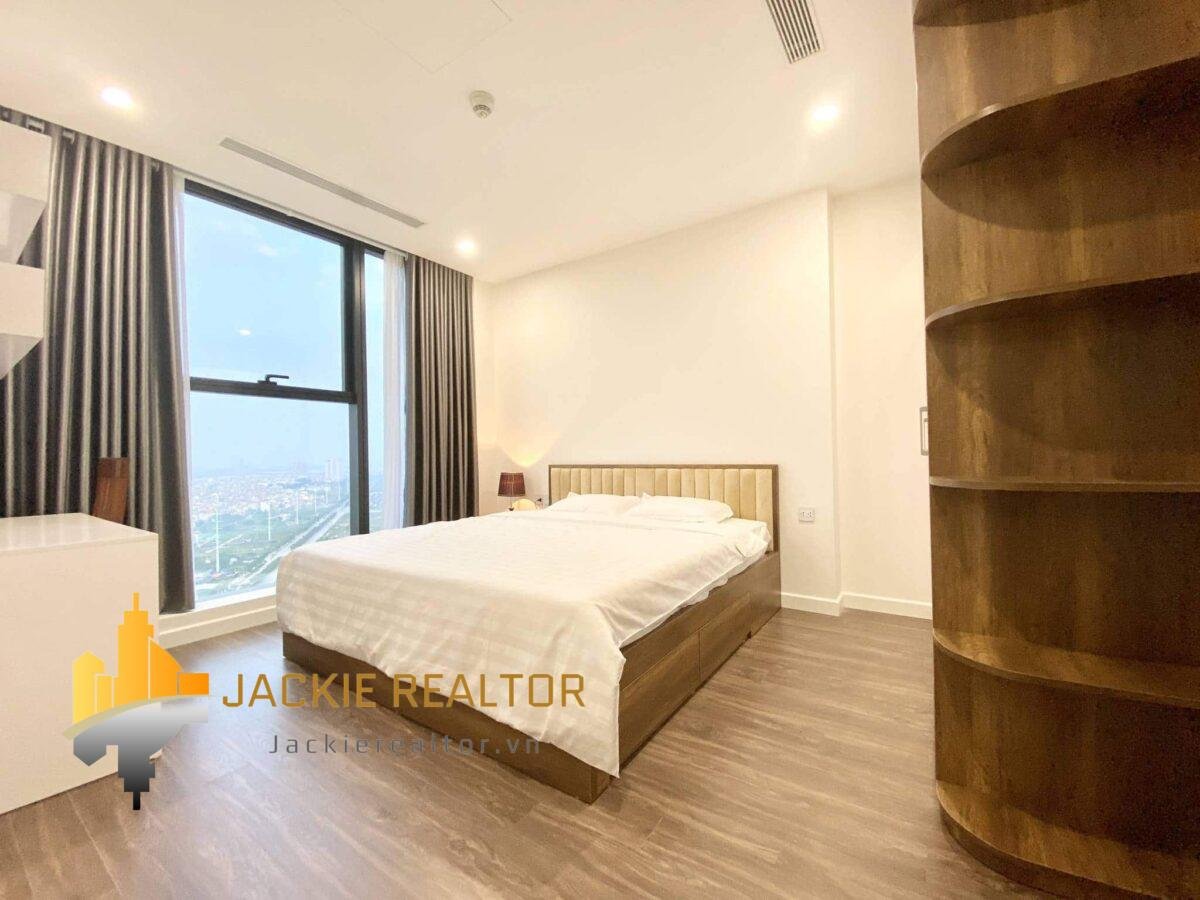 #1 Great Red river view apartment in Sunshine City for rent (15)