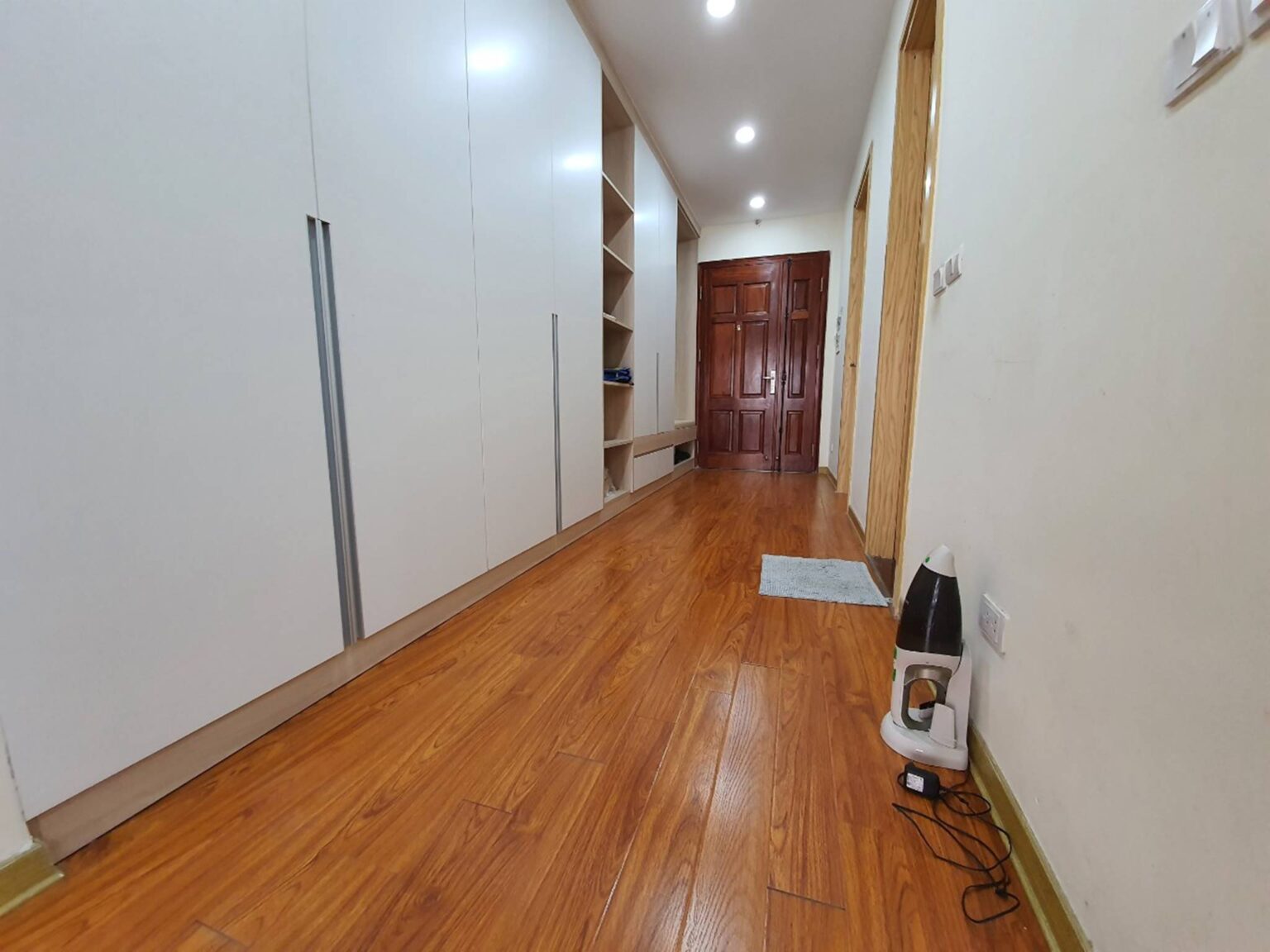 Big But Cheap Apartment For Rent In Ngoai Giao Doan Tay Ho Tay For Covid-19