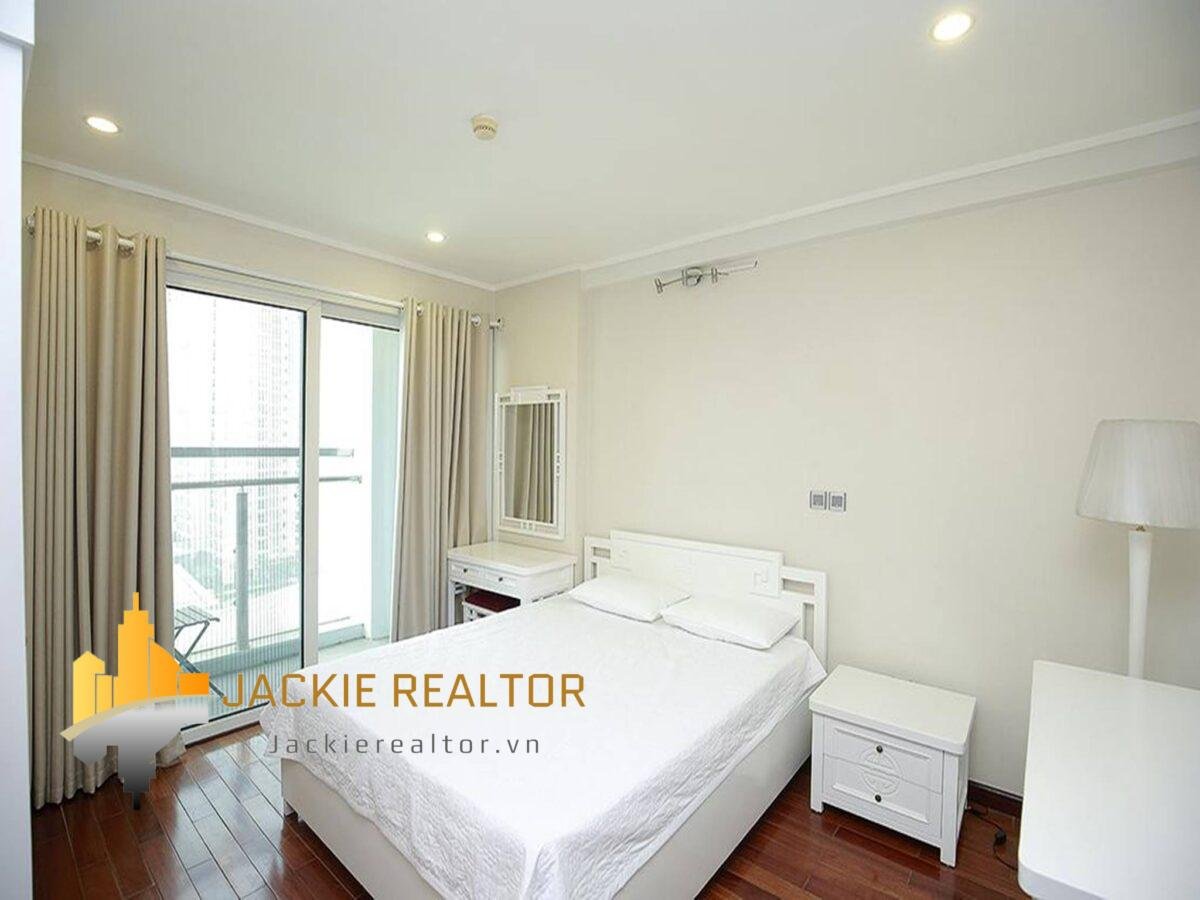 Great golf view apartment for rent in L2 The Link Ciputra (9)