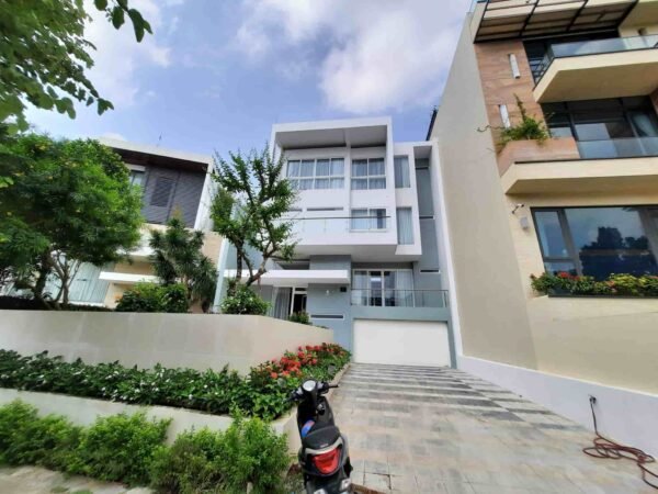 Great villa for rent in Q Block Ciputra for 6,000 USD (1)