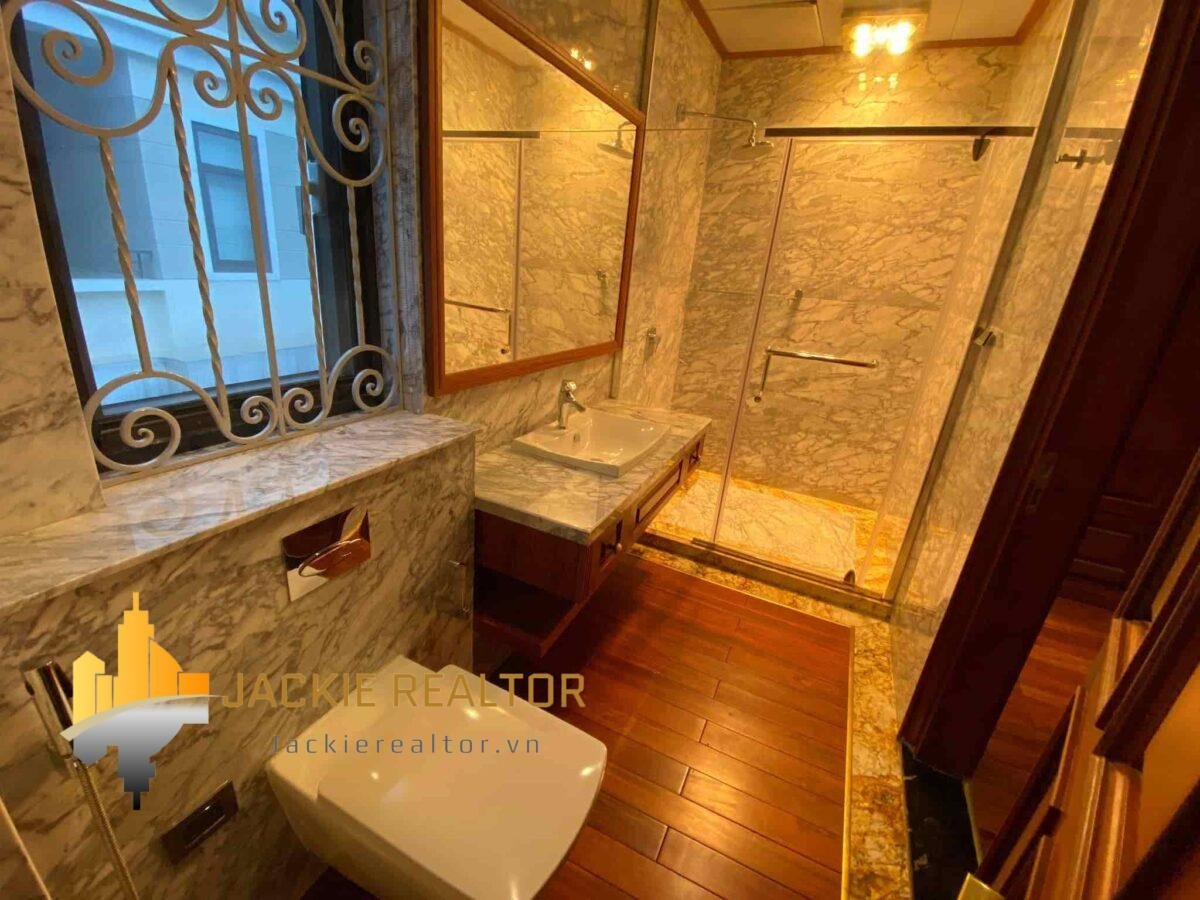 Luxurious villa for rent in Starlake Hanoi (10)