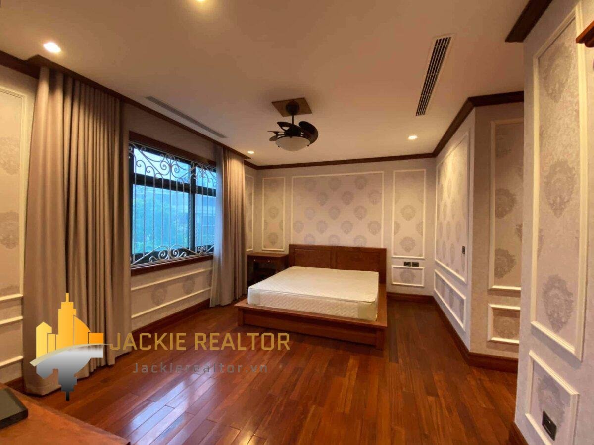 Luxurious villa for rent in Starlake Hanoi (12)