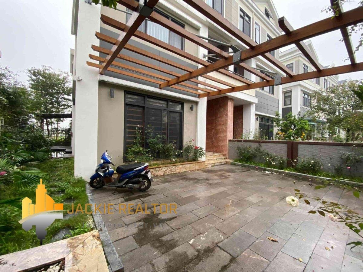 Luxurious villa for rent in Starlake Hanoi (2)