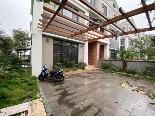 Luxurious villa for rent in Starlake Hanoi (2)
