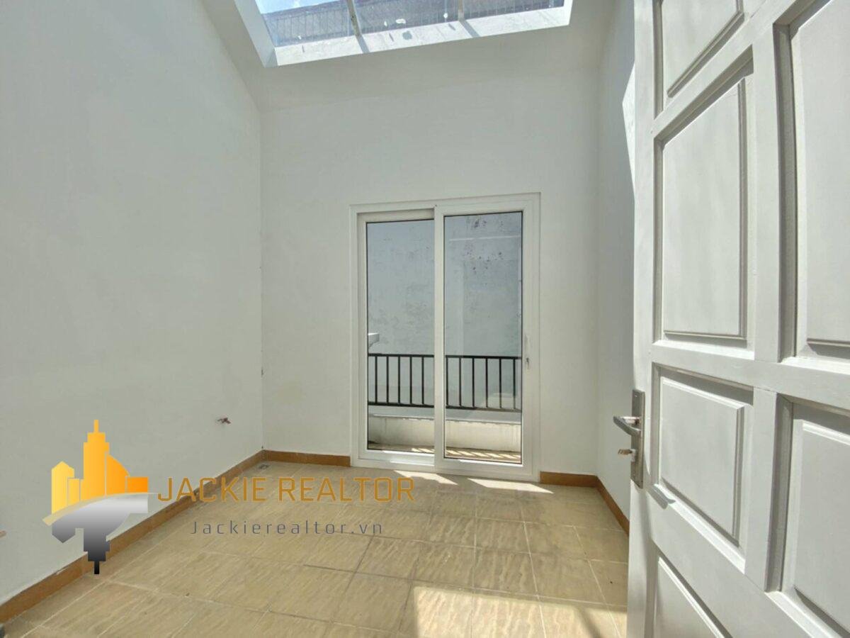Renovated villa for rent in Ciputra with 100% new furniture (17)