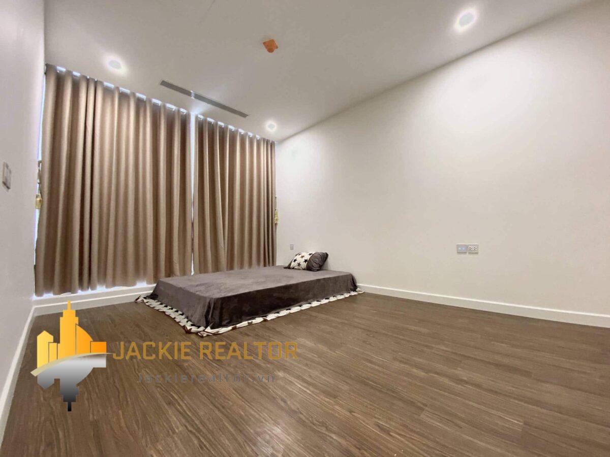 Super cheap 2-bedroom apartment for rent in Sunshine City (5)