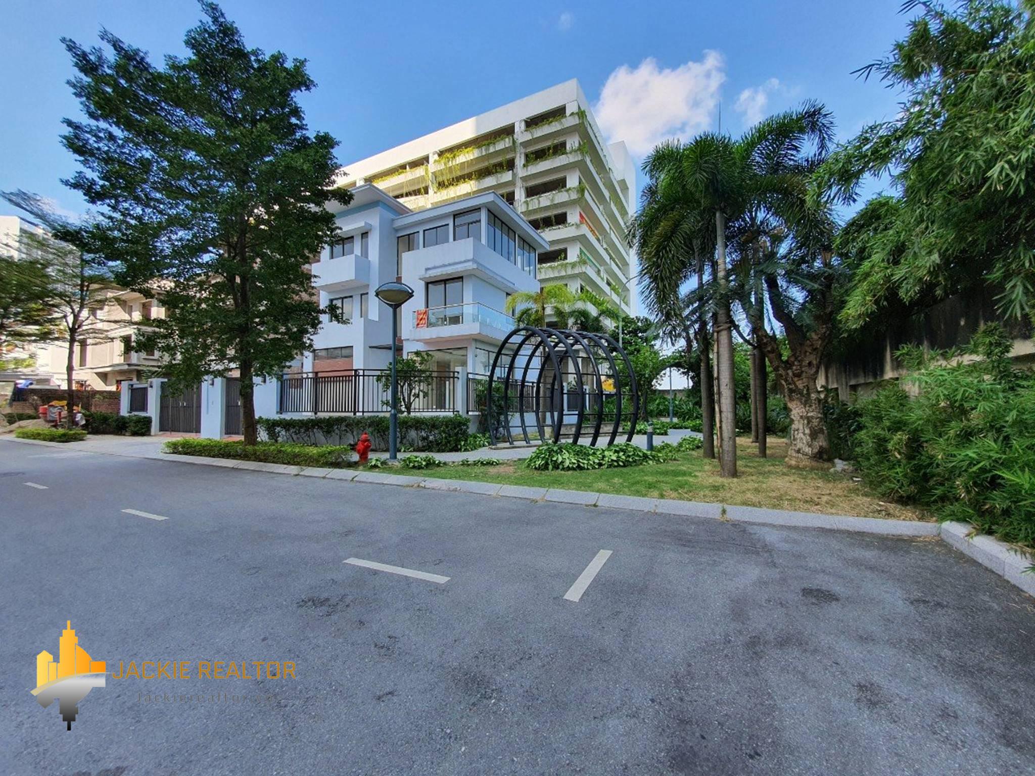 Basic lovely 6BRs villa in Hanoi Diplomacy Urban for rent (1)