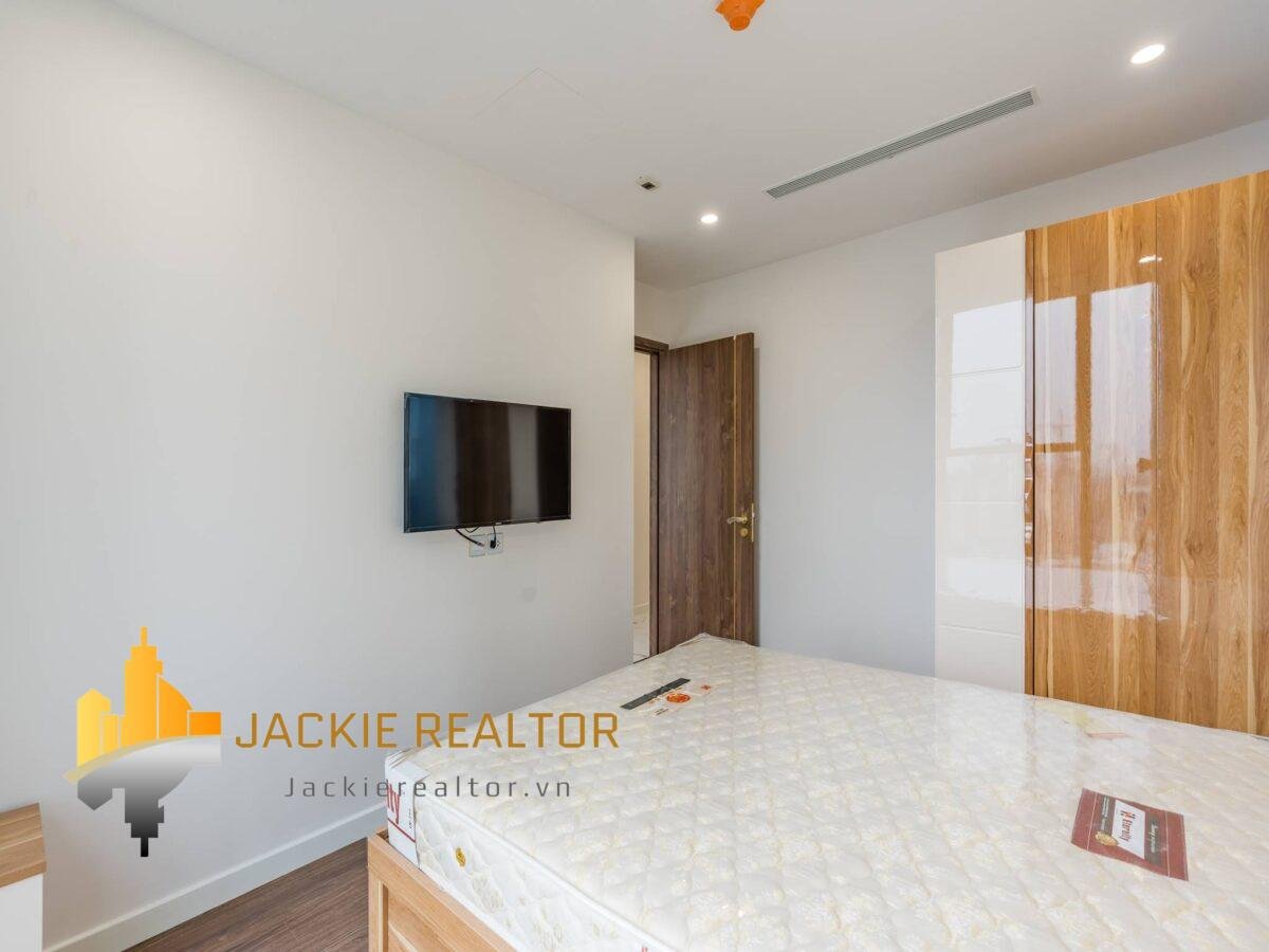 Enormous apartment for rent in Sunshine City - 3BRs 880USD (4)