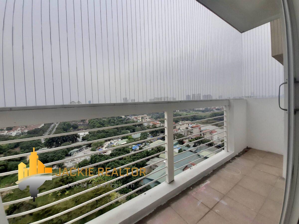 Very cheap 123m2 apartment for rent in E1 Building, Ciputra (1)