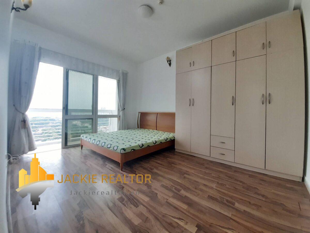 Very cheap 123m2 apartment for rent in E1 Building, Ciputra (11)