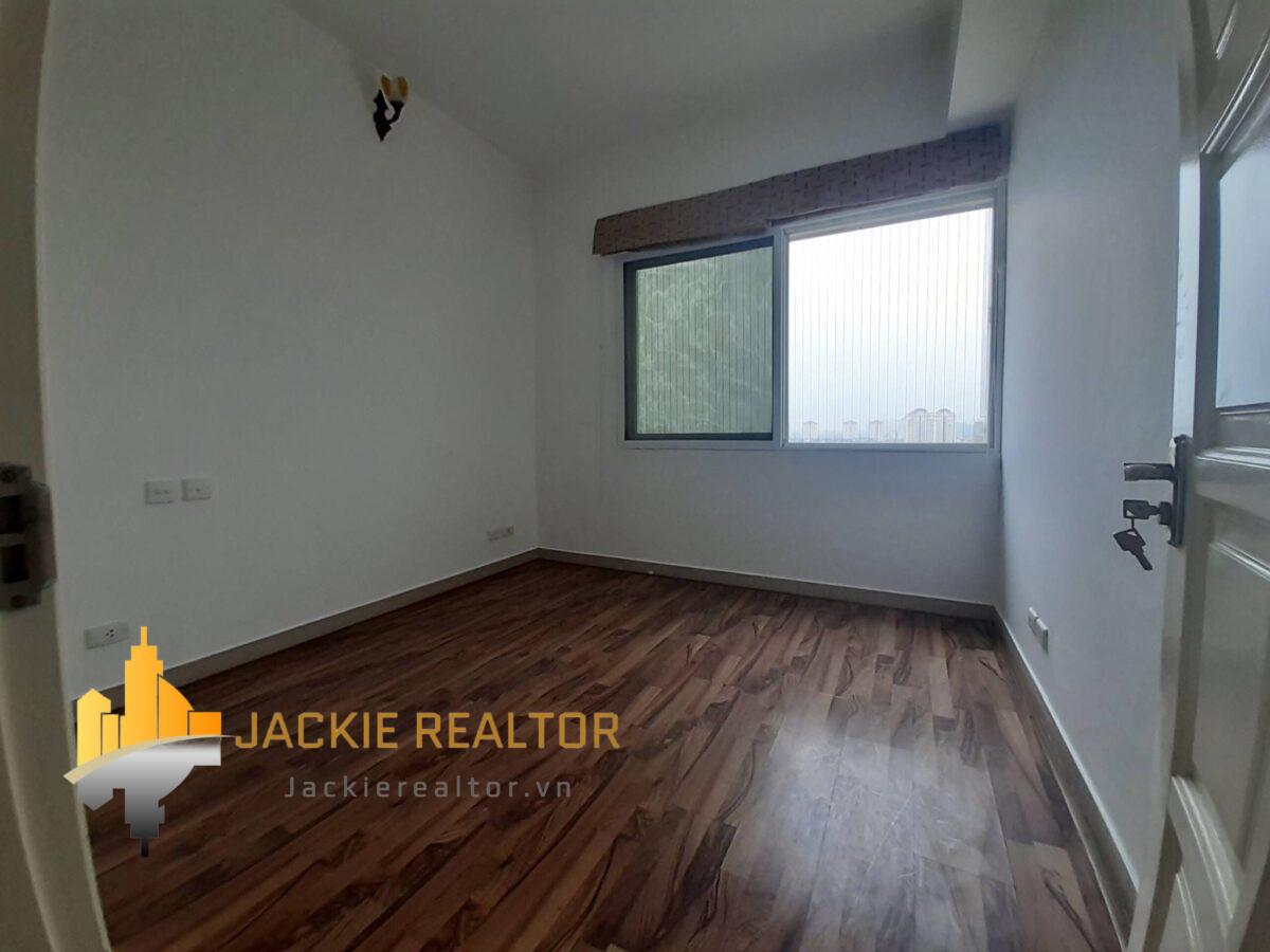 Very cheap 123m2 apartment for rent in E1 Building, Ciputra (12)