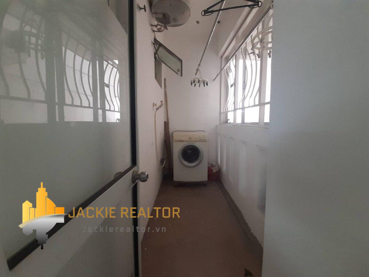 Very cheap 123m2 apartment for rent in E1 Building, Ciputra (5)