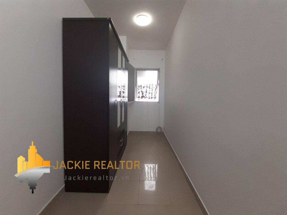 Very cheap 123m2 apartment for rent in E1 Building, Ciputra (8)