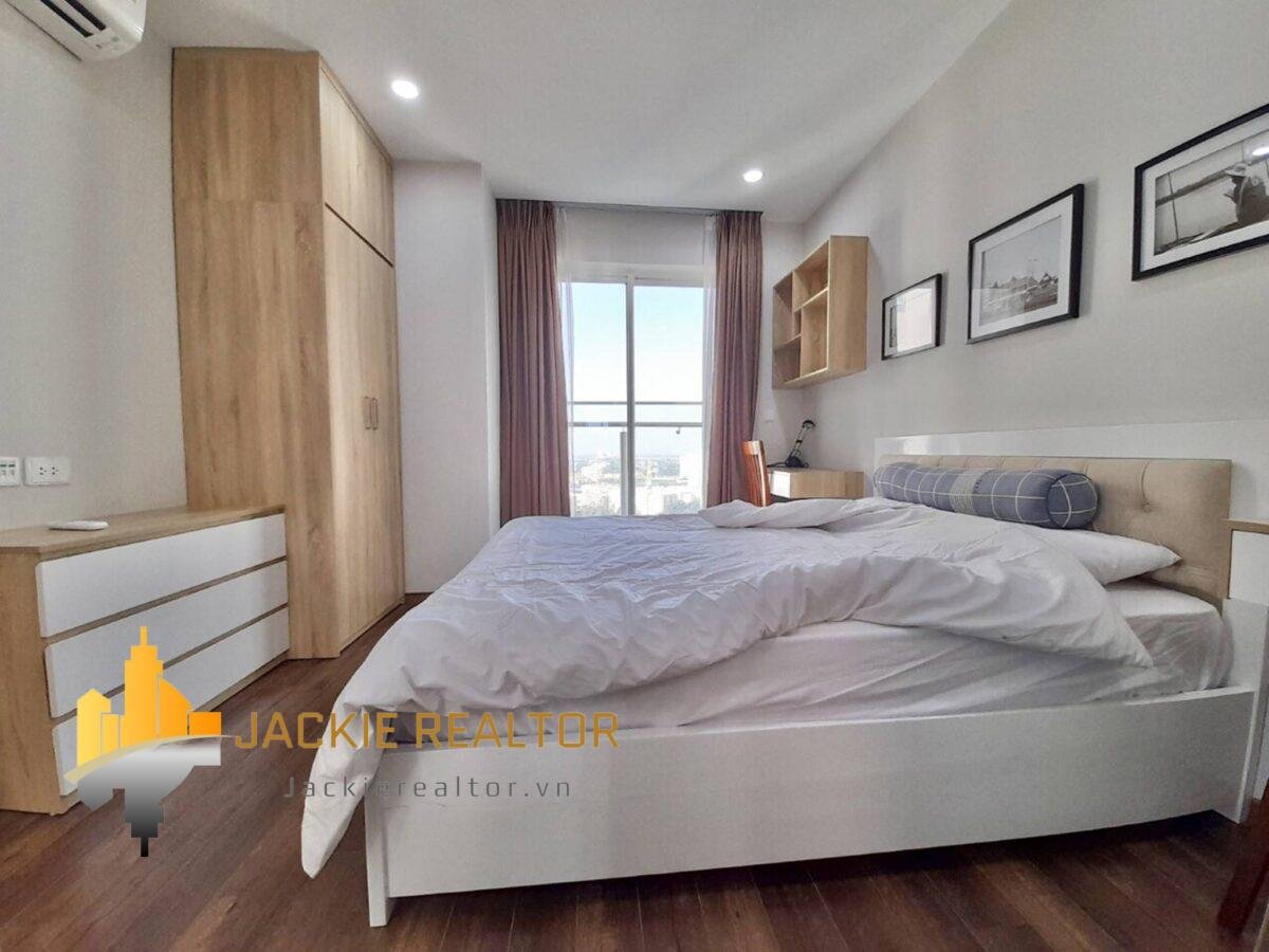 Beautiful L4 Ciputra apartment with Ciputra golf view for rent (11)