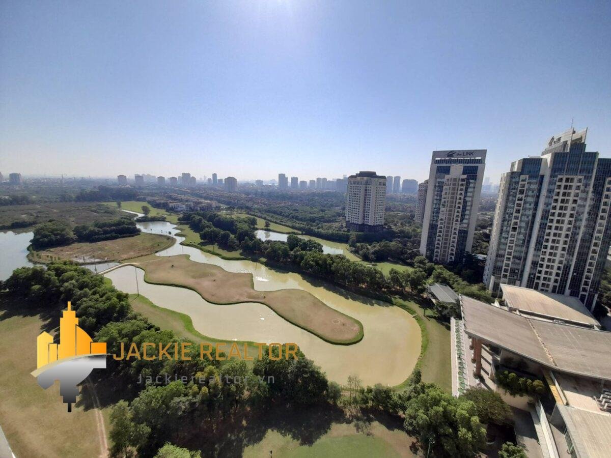Beautiful L4 Ciputra apartment with Ciputra golf view for rent (16)