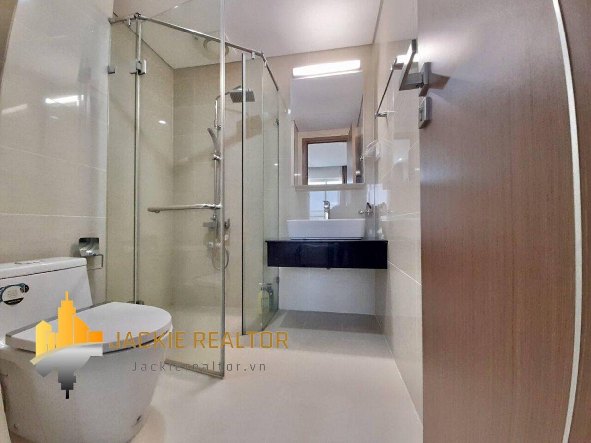 Beautiful L4 Ciputra apartment with Ciputra golf view for rent (9)