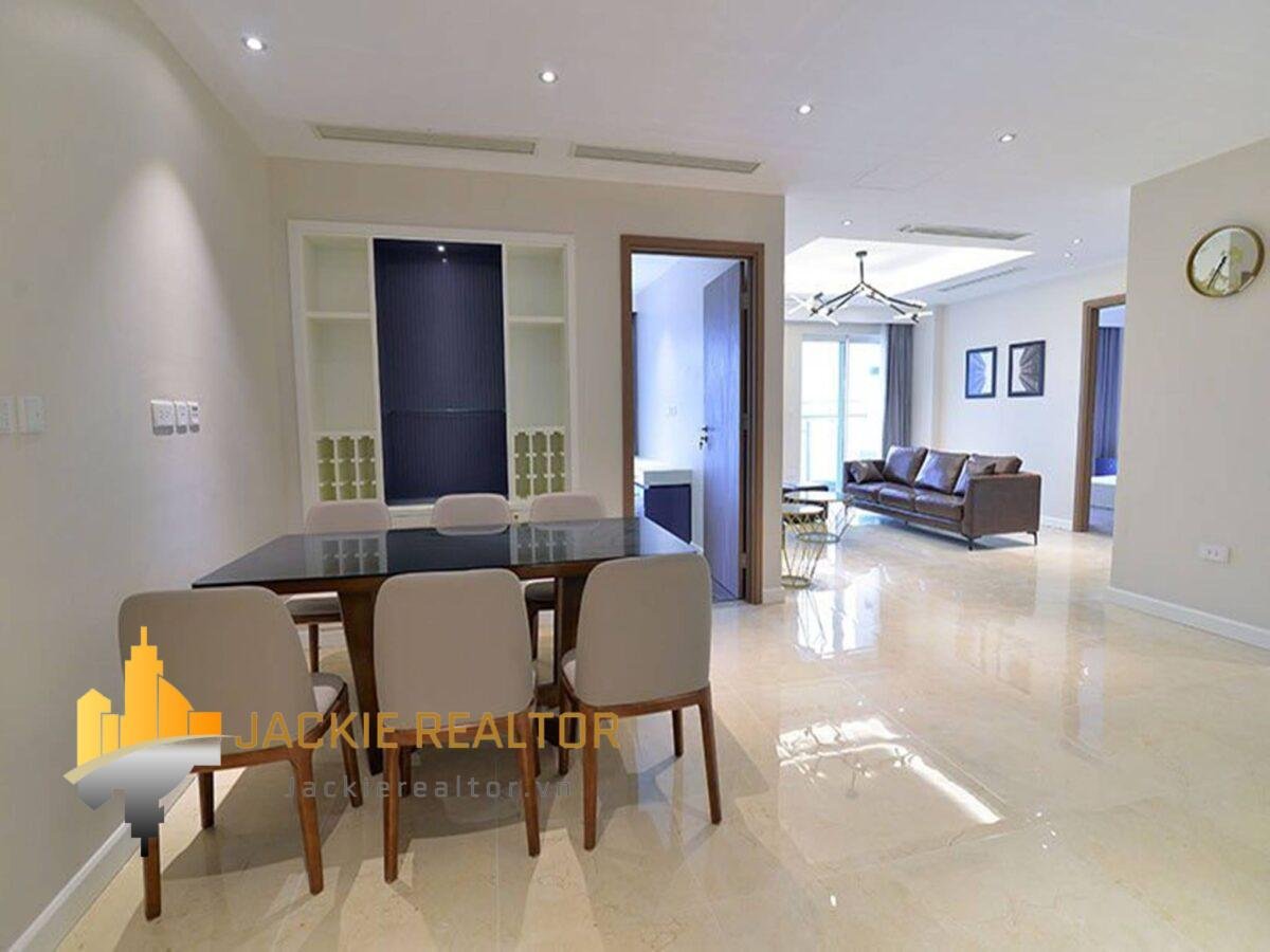 Big Eye-catching apartment for rent in L4 Ciputra (3)